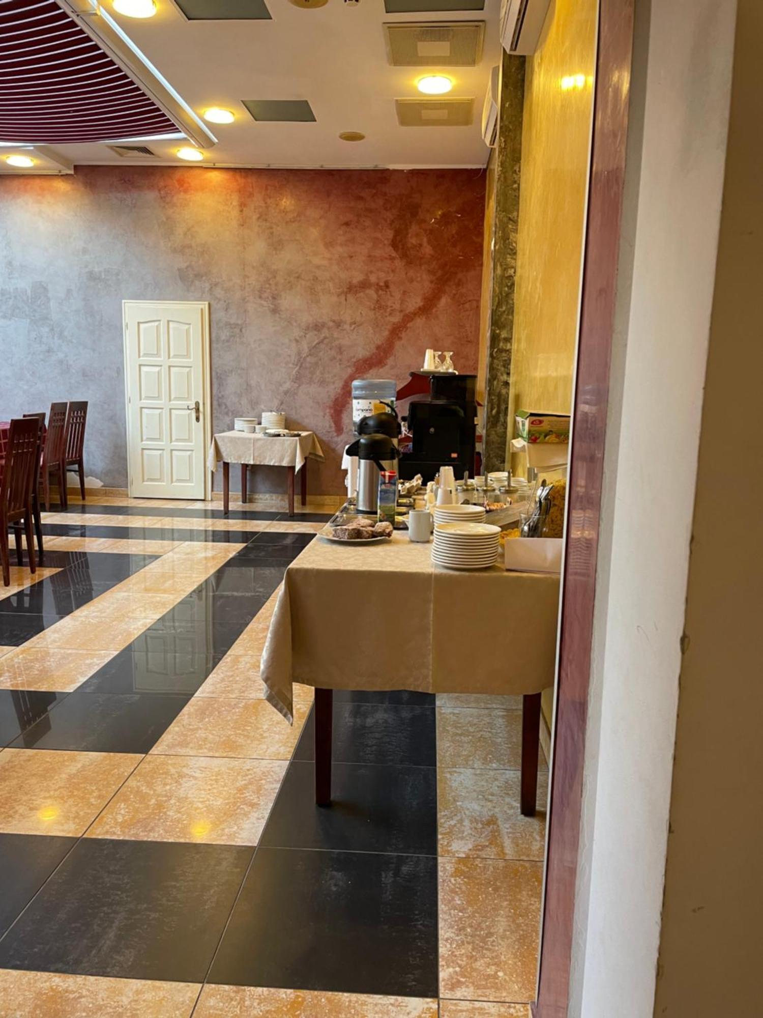 Hotel Sugas Sfântu-Gheorghe 외부 사진